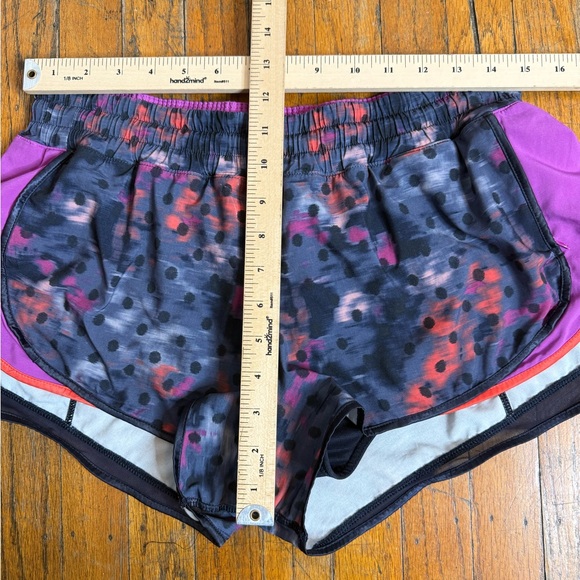 Lululemon Super Squad Shorts Size 10  Windy Blooms Plum Violet Blue 2.5" Lined - Picture 8 of 9
